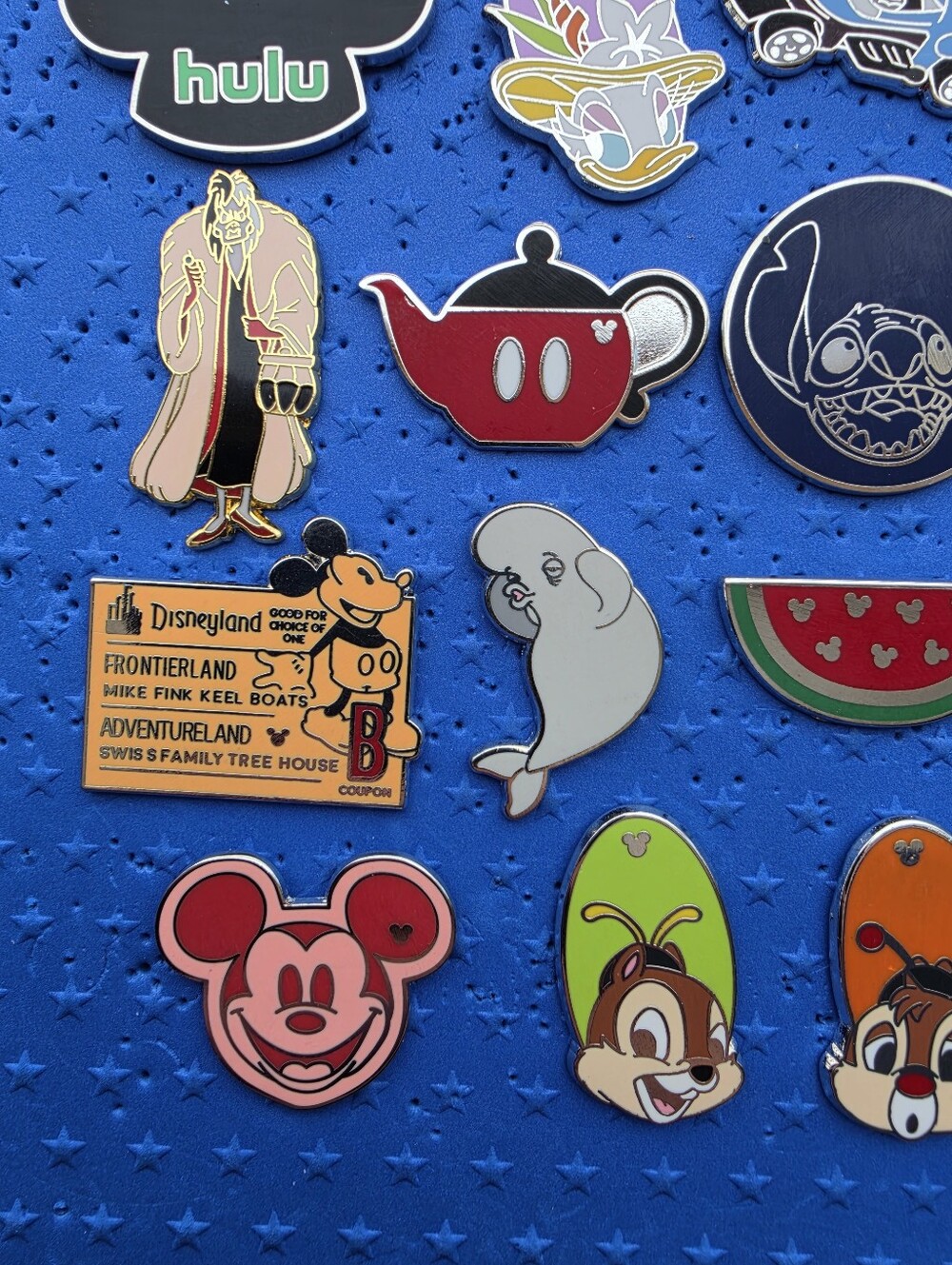 DISNEY TRADING PINS Starter Set Lot - Dumbo, Flik, Stitch, Mickey -PIN BOARD - Picture 6 of 10